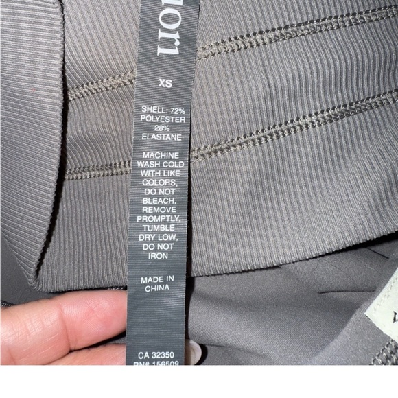 Vuori Women's Olive Jogger Pants size Xs
Oregano color - Picture 4 of 9